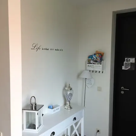 Voeten In Het Zand *