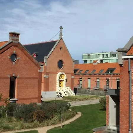 Voeten In Het * Ostend